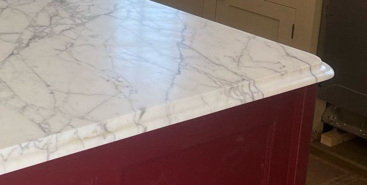 ogee-on-marble